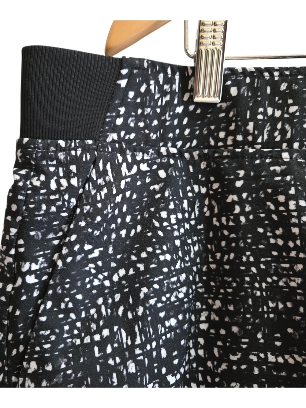 CypressClub Golf Black / White Patterned Women's Skort - Picture 3 of 5